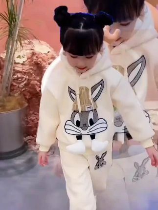 女童三件套连帽冬款 #童装穿搭#卫衣连帽三件套冬款#穿搭#宝妈 #高品质童装