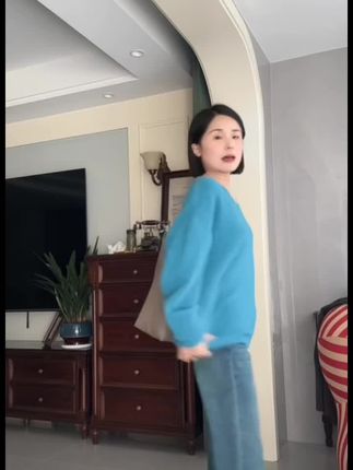 孔雀蓝v领针织衫女秋冬慵懒纯色毛衣2025新款打底衫宽松长袖上衣#毛衣#针织衫#长袖上衣#毛衣#新款毛衣