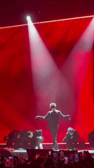 听说最近大家都在gimme gimme
鄙人230520成都场珍藏视频于是放出
#周柯宇 #周柯宇gimme #周柯宇舞台