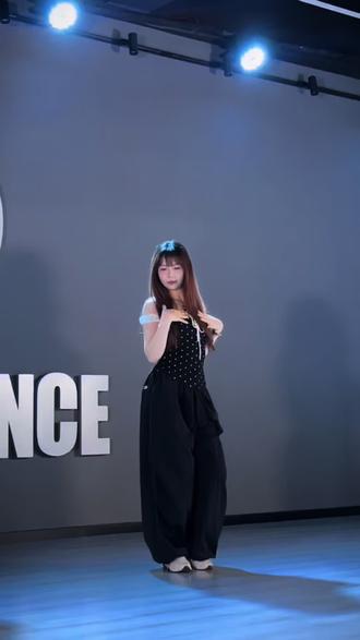 性感小美爵~ 这个音乐里加了什么🥰#luxurious舞蹈 #tt编舞 #课堂随拍
