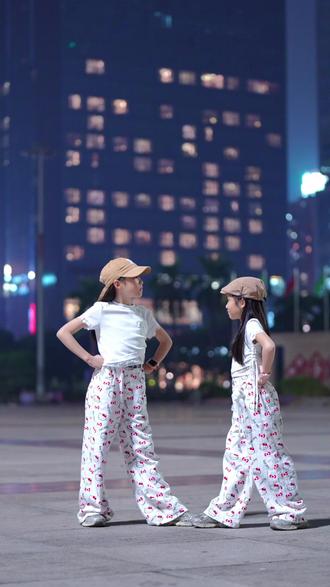 你是何方妖怪?我乃南山大王!#戏精上线 #角色扮演日常 🏯✨#一学就会系列 #简单易学 #抖音推广 摄影:@舞力全开