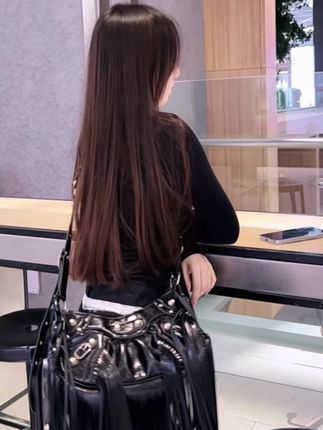 来自今日份的开心!😘#今日穿搭 #我的ootd穿搭 #女装穿搭 #气质范 #仙女本仙服装店