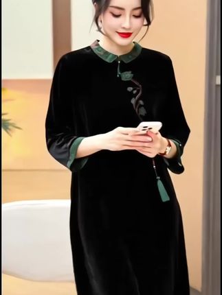 #女人味穿搭 #气质穿搭 #洋气穿搭 #大码女装 #减龄气质 2024年新品妈妈时尚显瘦春秋连衣裙长袖大牌大码宽松丝绒旗袍裙子