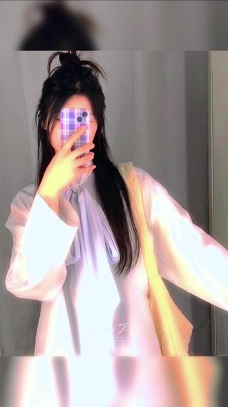 好好离婚,共同抚养。好聚好散,是对这段婚
姻最好的交代,不想在最后一刻还要撕破脸争吵,我们应该为了孩子做共同的让步,即使离婚这也是我们两个之间的事,孩子本来就是为我们的错误买单,我们只是结束了夫妻关系,可我们终究还是孩子的爸爸和妈妈,这些恩怨就让它烟消云散,不要在孩子面前贬低对方,不要把消极痛苦的情绪带给她,这是我们两个自己在人生路上的选择与孩子无关,离婚不代表人生失败,婚姻也不是幸
福的唯一选择,孩子不应该在这段失败的婚姻里受到任何伤害,这完全取决于我们两个的态度和做法,离婚后希望在孩子的事情上我们能好好沟通和商量,孩子还需要我们两个共同的托举,勇敢,积极,向上,这才是对我们孩子最好的交代,结婚是为了在一起幸福的生活,离婚也是为了彼此分开以后幸福的生活,毕竟没我你也很幸福不是吗