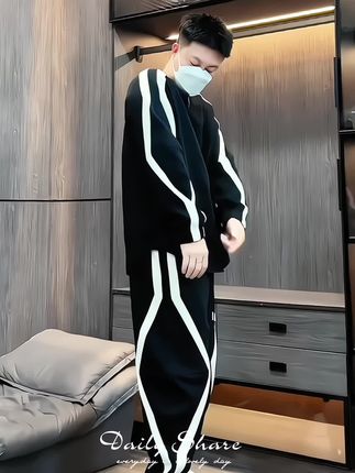 风格由心舒适由你,穿出你的时尚你的感觉#时尚穿搭#卫衣套装#休闲减龄穿搭 #秋季新品