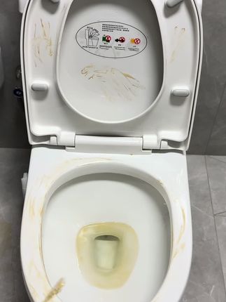 家里有站着上厕所的,犄角旮旯哪哪都是,你就用这个马桶洁厕慕斯,巨好用,再也不用蹲在地上吭哧吭哧擦马桶了,姐妹们闭眼冲#好物推荐🔥 #洗护好物 #马桶洁厕慕斯#马桶洁厕泡泡#马桶清洁