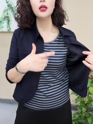 2025秋季新款翻领拼接条纹假两件休闲风显瘦百搭长袖上衣#谁穿谁好看不分年龄段 #百搭时尚 #假两件条纹长袖 #穿出自信穿出美丽 #简约大气