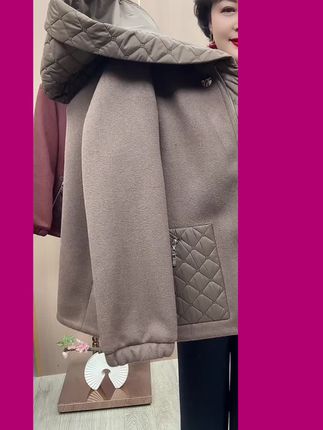 @丽丽大码衣舍直播号 @抖音来客官方助推官 @抖音小助手 #秋季新款中老年外套#妈妈装婆婆装#连帽带兜#直筒裤#休闲时尚