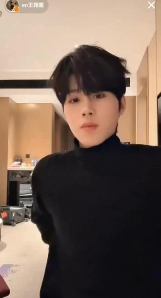 “今天是水豚噜噜的生日”
“谁?你不知道?”
这两句话讲的好萌啊😅😅😅
#en王翊恩
#en王翊恩巡演
#这谁顶得住啊
#向全世界安利
#甜系男孩