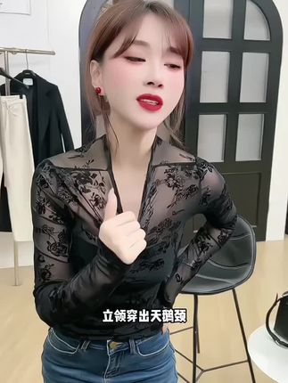 洋气半高领蕾丝打底衫,内搭外搭都好看#洋气减龄 #爆款热卖中 #打底衫 #秋冬穿搭 #高级感穿搭