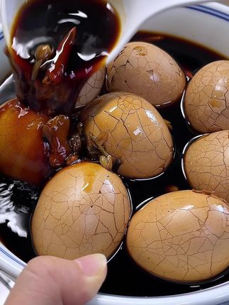 茶叶蛋自己在家煮真的很简单,茶香味浓郁,入味又好吃#茶叶蛋