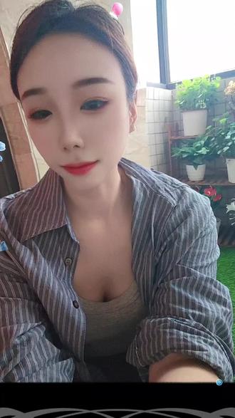 #愚人节说谎都可以被原谅
你就夸下我怎么了