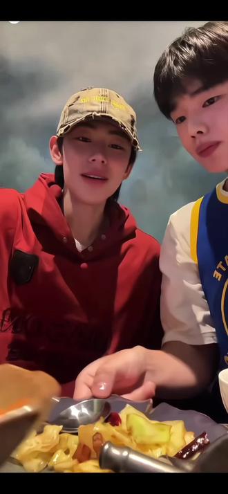 做兄弟在心中,有事电话打不通!😁俺们东北话绝了😃#黄俊秀 #李在恩 #勿忘仇敌 #yyds娱乐