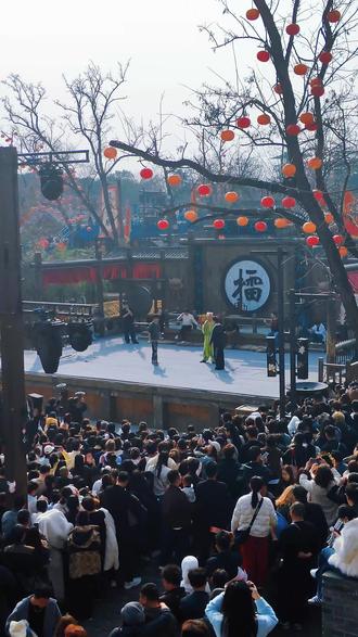 高手对招,真是剪不了一点呀。#万岁山老嫂子#万岁山斗舞还是太有节目了#第三视角#高手在民间#万岁山武侠城