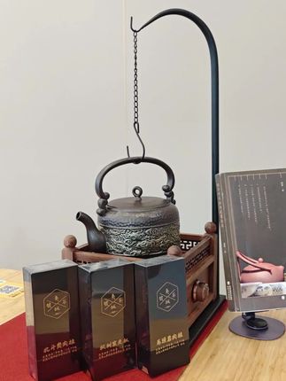 今天的茶, 有点像我自己: 成熟、深沉, 偶尔带点青涩! #茶文化交流 #喝茶 #上热搜 #茶生活