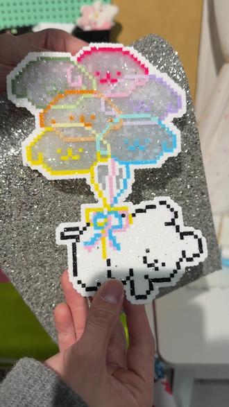 拼豆 | 线条小狗气球(闪片版
#我在抖音玩拼豆 #拼豆人有自己的春节 #当我染上了拼豆