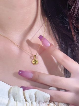 想买礼物却没合适选择?这款寓意美好的饰品帮你解决难题!#七夕礼物#今日金价#黄金项链#黄金首饰#四叶草项链