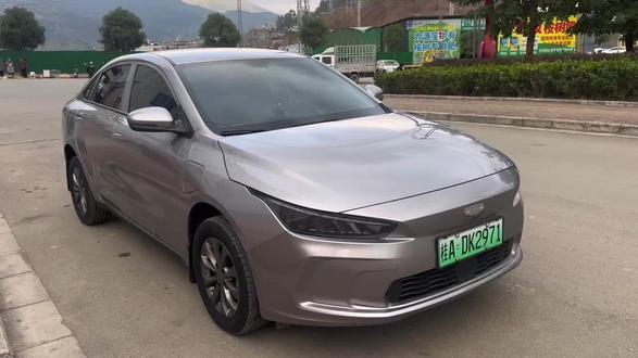 24年吉利几何A、续航410公里、纯电、一键启动、全液晶仪表盘、真皮座椅、倒车影像、大屏显示、自动头灯、LED灯、车况极品 手续齐全 价格便宜小几万