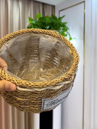 给家里添置的这个草编花篮,太好看了,自带防水膜,价格也便宜#居家好物 #花篮 #花盆 #爱生活爱养花 #手工编织花篮