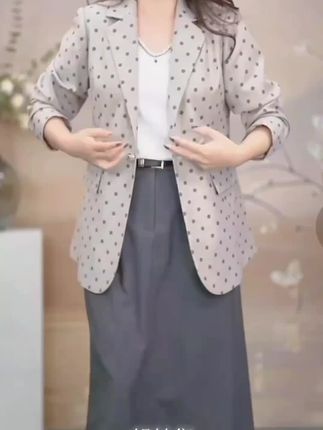 月伴夫人 2025春秋新款大码轻奢高级感波点印花西装西服外套5289 #好物推荐 #热门推荐 #爆款