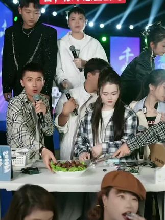 #上热门 #直播录屏分享 @四姐妹👭⁵²³⁴ @李小宛 @户外唱歌磊 @李小宛生活号 @四姐妹朋友圈👭⁵²³⁴ @四姐妹生活号👭⁵²³⁴ @梦想山妹 @小敏敏🌻⁶¹⁸(百姓大舞台) @DOU+上热门