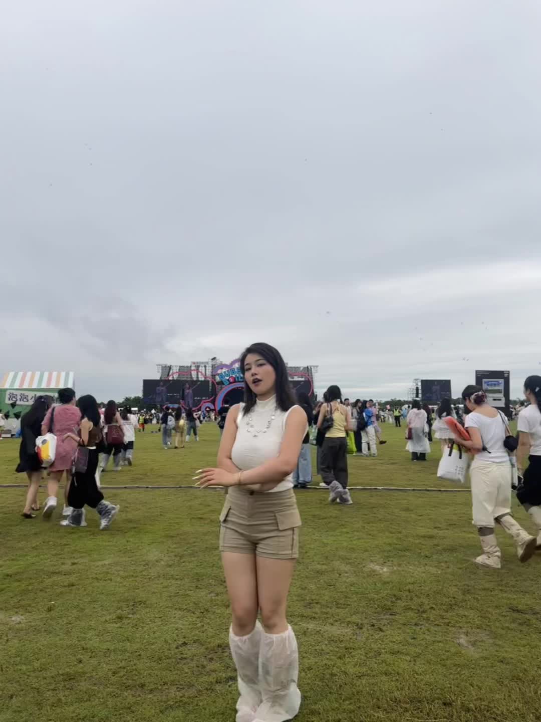 下雨天只为博你一面 #佛山草莓音乐节#林俊杰 #vlog日常 #街拍穿搭 体会到了原来看到想见的人会觉得一切都值得