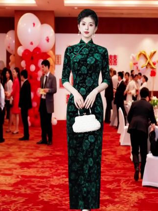 回复 @保保穿搭的评论 秋冬新款金丝绒旗袍裙#谁穿都好看 #上身显瘦又遮肉 #时尚妈妈装 #洋气减龄 #优雅永不过时