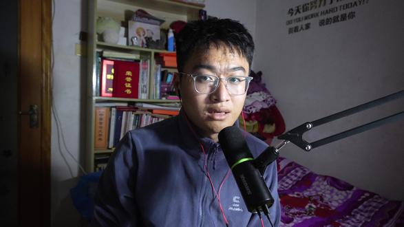 谁看阿哲4小时超长vlog了 我倒是觉得,永恒陪伴的幻觉就是人类对抗孤独的良药呢. #阿哲什么都会 #陪伴 #vlog