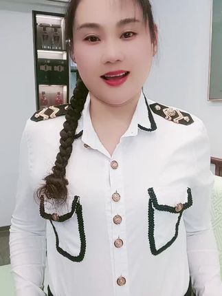 我就是我一身傲骨， 隨性洒脫，不喜歡讨好誰， 也不会看不起誰， 众生平等， 我很滿意我自己， 至于你怎么看我， 无所謂……#陕西#70后老阿姨#我不完美但我真实