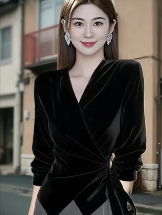 #气质女神范儿 #秋季女装#黑色v领丝绒衬衫#女士法式时尚丝绒衬衫#气质修身收腰显瘦长袖