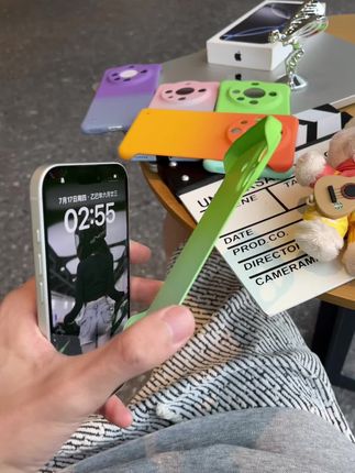 渐变色无边框手机壳还原裸机手感,每个配色都很高级!#无边框手机壳 #这个手机壳真的长在我心巴上了 #简约手机壳 #适合夏天的手机壳 #渐变色手机壳
