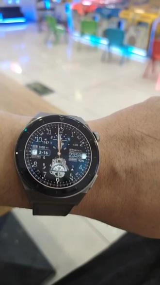 错过了华为手表00:00烟花秀的不用着急
看完后自带教程
重温华为的暖心时刻