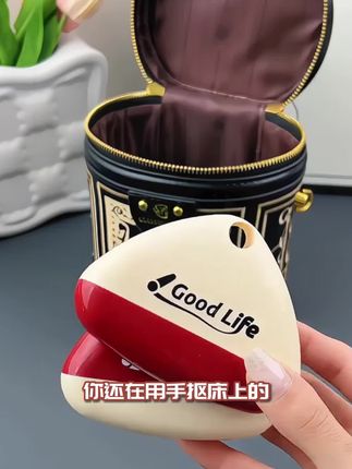 衣服粘毛还想颜值高?轻奢几何水洗粘毛器安排!家用除宠物毛超给力,户外便携,毛衣大衣粘得净~#轻奢粘毛器 #宠物除毛神器 #家用便携粘毛滚