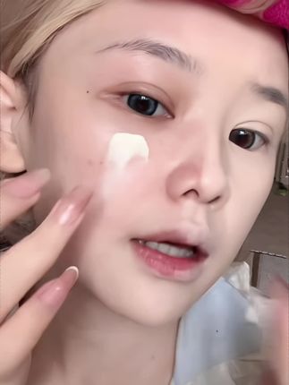 贴贴霜的含金量不断上升的同时换不加价!#底妆 #加倍幸运贴贴霜 #妆前 #清爽底妆