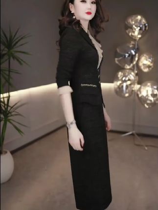 #无限回购的宝藏单品 #气质穿搭 #高级感穿搭 #早秋冷冽又随性的气质穿搭 #说好的随便穿穿去看秀