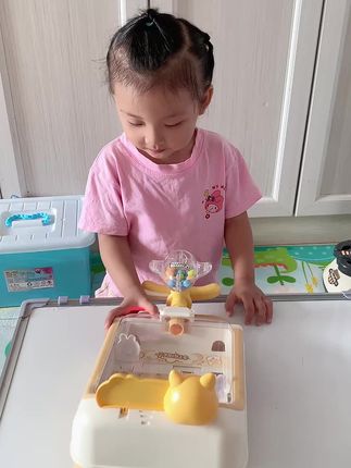 假期不想孩子整天在家看电视玩手机,就给她安排这个#弹珠游戏机,发射弹珠把目标标靶牌击中,可以锻炼孩子的手眼协调能力和反应速度,真的好玩!#玩个很新的东西 #弹珠机 #儿童桌游