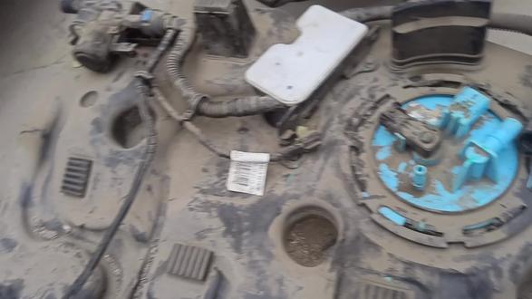 #修车 荣威i六混动加油,跳枪得换油箱。