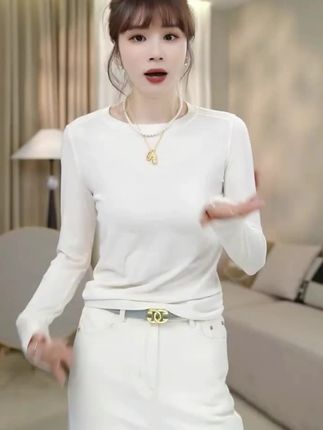 超级柔软舒服巨百搭的长袖肌底T恤,建议人手2件换着颜色穿! #秋季穿衣搭配 #谁穿谁好看 #穿出高级感 #挑战做欧若风精灵女孩#秋季新款 #秋款穿搭
