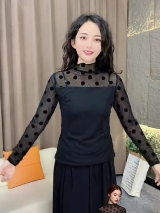 #谁穿谁好看 #早秋新款 #百搭不过时 #波点小衫 #ootd穿搭 @抖音小助手