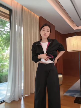 舒适松弛的不费力简约穿搭的半松紧压褶裤#高级感 #通勤搭配 #简约大气#显瘦显高显腿长 #微胖女生 @林痣晴爆款精选