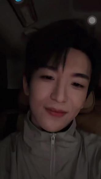 黄子弘凡生日快乐!唱了海底捞生日曲今天海底捞能不能69折🤭#黄子弘凡 #生日快乐 #南波万