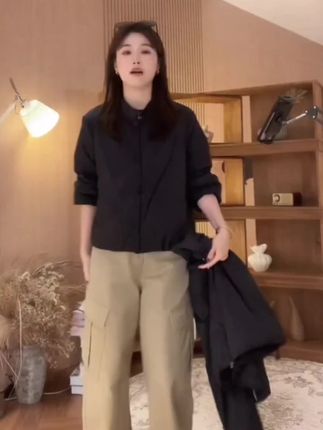 萱贝纯黑色简约百搭长袖上衣女2025秋季新款宽松时尚显瘦短外套#简约穿搭 #韩系穿搭 #气质范 #时髦穿搭 #外套穿搭