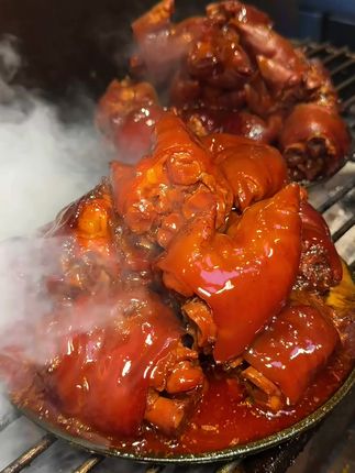 到点了 该吃烤猪蹄了 #艾特你的饭搭子请你吃 #寻味烟火气 #妈呀太香了 #深夜放毒 #广告