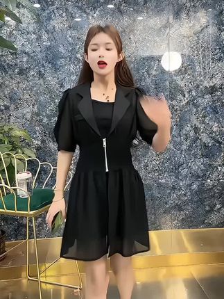 2025夏季新款时尚小个子气质收腰显瘦背心+短裤+连衣裙三件套装女#夏季新款 #显瘦穿搭 #时尚套装 #洋气减龄 #变美变瘦变好看