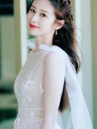 #上热门 奶香浓郁新疆奶皮子酸奶!入口奶油的口感太好吃了!#颖儿 #梅婷 #六姊妹相聚 #美食vlog