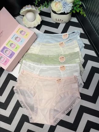 妈耶!美到老公忍不住都来夸的小内内!超软的蕾丝,轻奢风设计又纯又欲,美美的同时还不失舒适度!姐妹们可以盲选的一款小内裤!#贴身衣物 #面料柔软舒适 #女士内裤 #仙女必备 #内裤