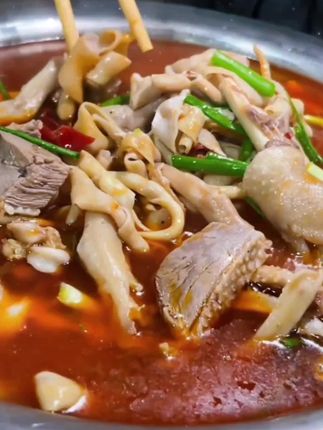 #鹅块鹅杂锅 #太好吃了 #全家人都爱吃 #美食 #快来尝尝吧