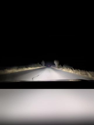 汽车LED灯泡亮度展示,原车还在用黄光卤素灯,赶紧去升级一下吧,都是插头对接,无损安装,直接过年审,点下方小黄车,找到对应车型年份下单即可#汽车灯光升级 #大灯升级 #灯光效果 #车灯升级 #汽车大灯升级