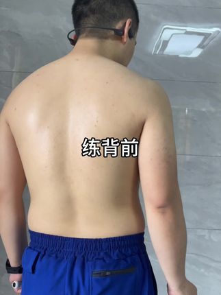 一根拉力器帮我改善了圆肩驼背,每天200个轻松又酸爽#开肩美背 #拉力器 #薄背一寸年轻十岁
