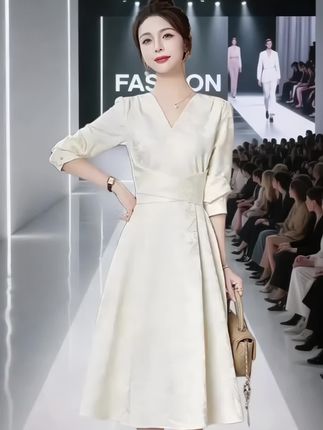 长袖法式提花时尚连衣裙显瘦复古千金风收腰气质修身春秋优雅#@DOU+小助手 @DOU+上热门